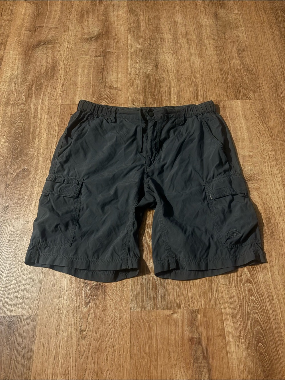 The North Face Hiking Shorts Mens Size 34 Gray Outdoor Lightweight Cargo Pocket